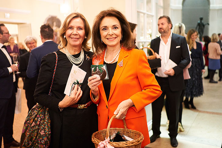 Ursula Prinzessin von Bayern, Uschi Dämmrich von Luttitz, 28. BMW Advents-Benefizkonzert, Cuvilliés Theater, München, 6. Dezember 2023, Foto: Jens Hartmann/BMW
